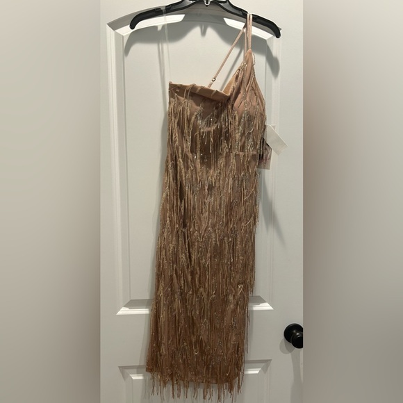 Juniors Honey and Rosie Fringe Sequin One-Shoulder Bodycon Midi Dress - Picture 3 of 12